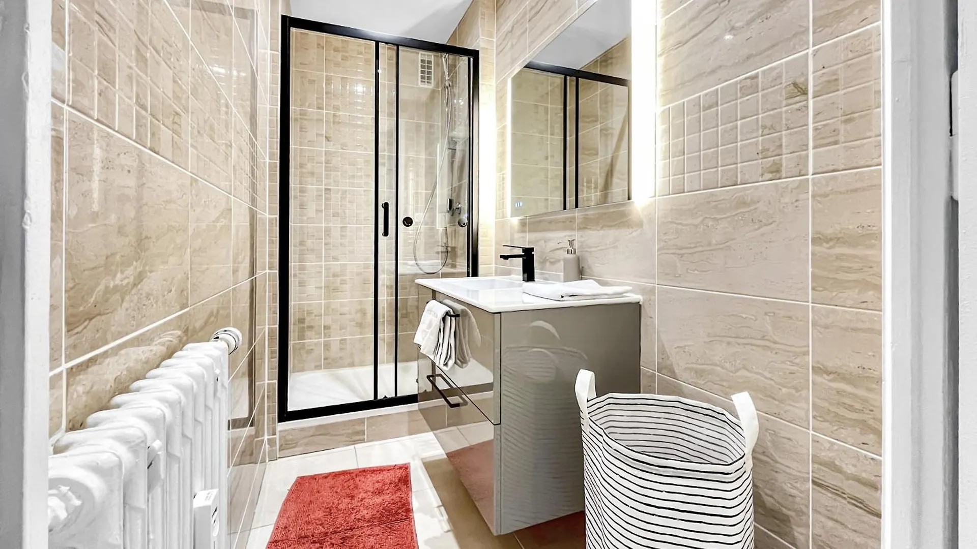 אנמסה Homey Belleza - Hypercentre, Proche Geneve, Proche Train Et Tram